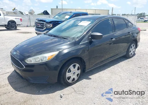 2015 Ford Focus S из США, поврежденный, VIN 1FADP3E24FL362645